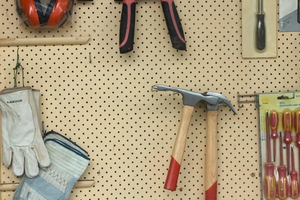 Les outils indispensables pour le bricolage à la maison