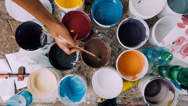 Comment choisir la bonne peinture pour chaque support et chaque pièce ?